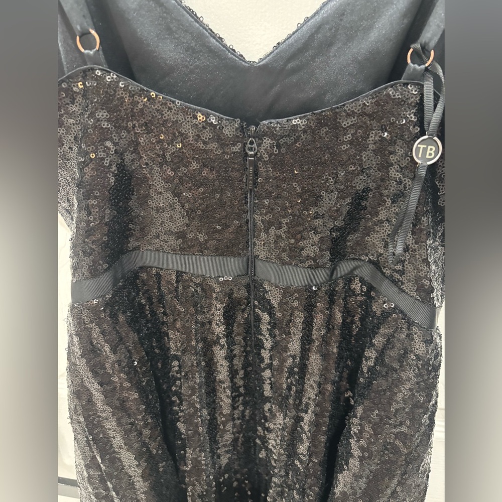 TED BAKER London, Size 2, Elegant Black Sequin Dress - Picture 7 of 9